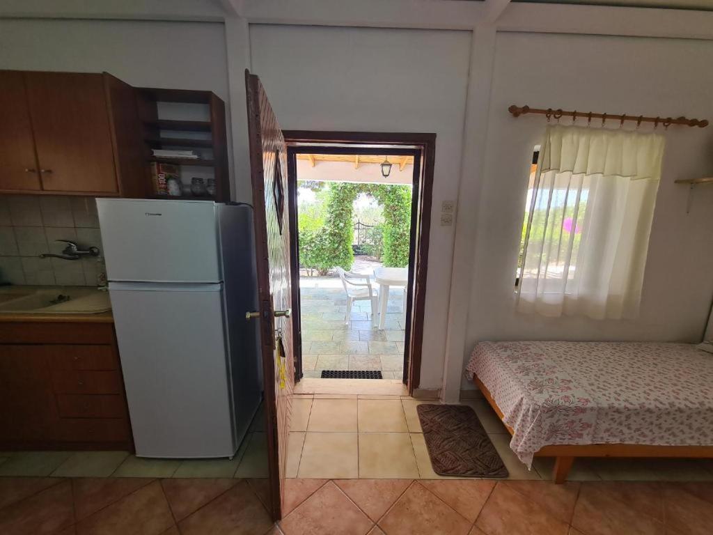 Maison d'hôtes Το Κτήμα Της Ελιάς Του Τάκη à Paralia Demonias Extérieur photo